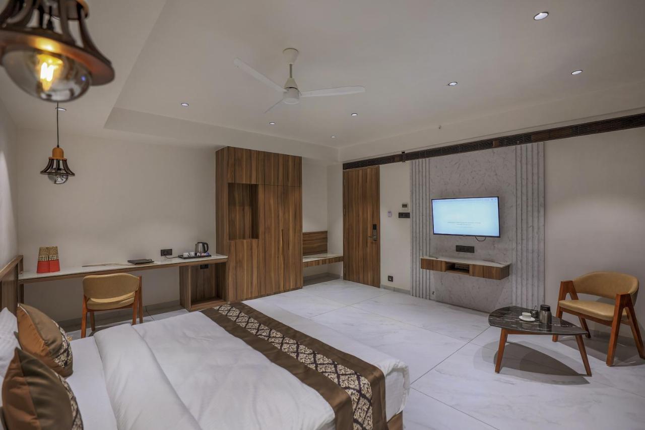 Hotel Aditya Mansingh Inn Somnāth Exterior foto